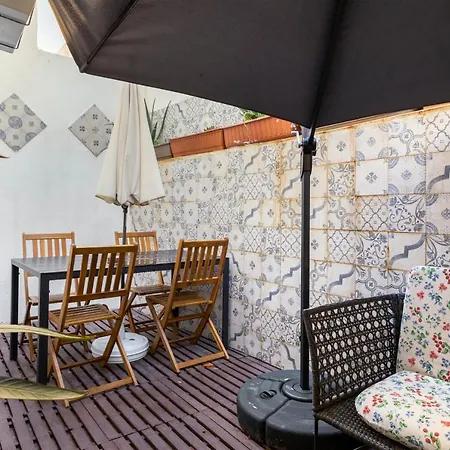 Cosy, Charming 1 Bedroom Maisonette Apartment