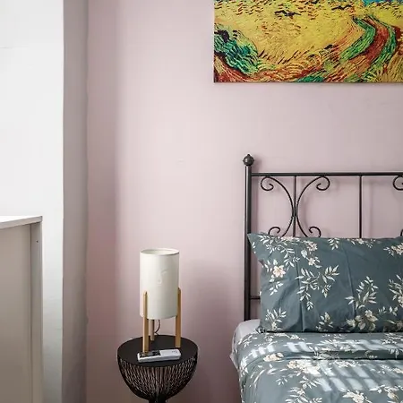 Apartment Cosy, Charming 1 Bedroom Maisonette *